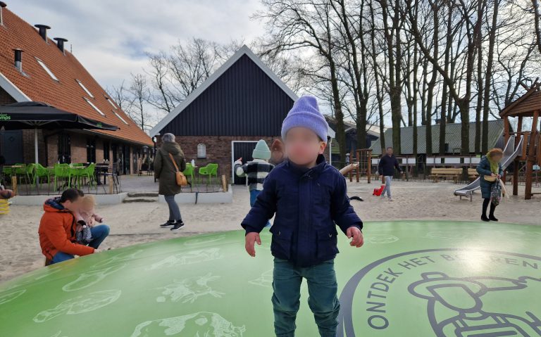 Kindvriendelijke restaurant in Nederland mét een fijne buitenspeelplek bezoeken met deze lijst van ruim 100 restaurants!