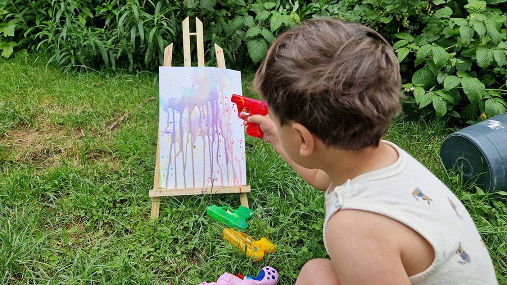 Waterpistool kunstwerkjes met waterverf