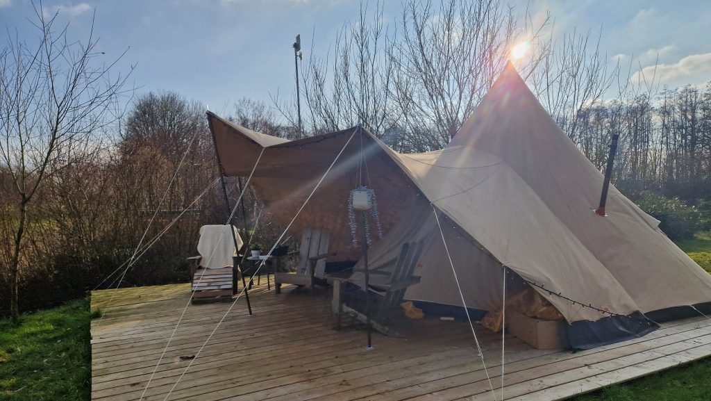 Overnachten in een tipi op Camping Oetdoor