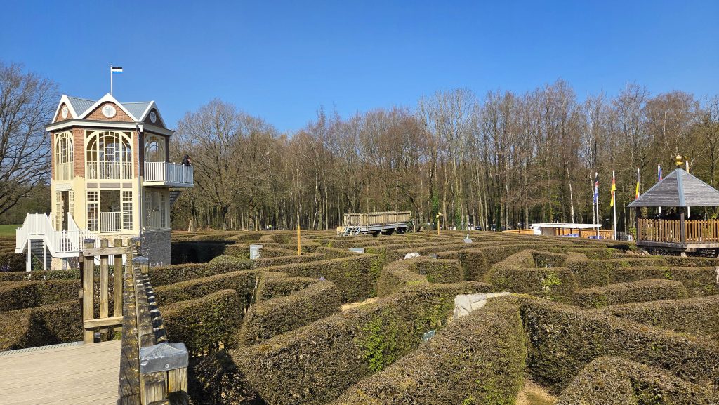 Drielandenpunt Vaals. Toffe doolhof en knikkerbaan!