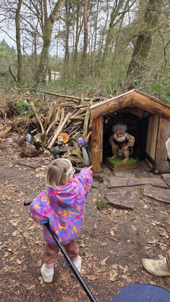 Knikkerbaan en kaboutpad in het bos van Vroomshoop, Overijssel - Met Zonder Jas